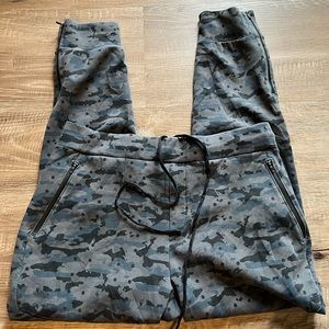 Under Armour men’s joggers sweatpants large